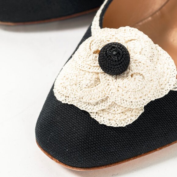 Chanel 06P Black Canvas Camellia-Rosette Pumps - Picture 7 of 10